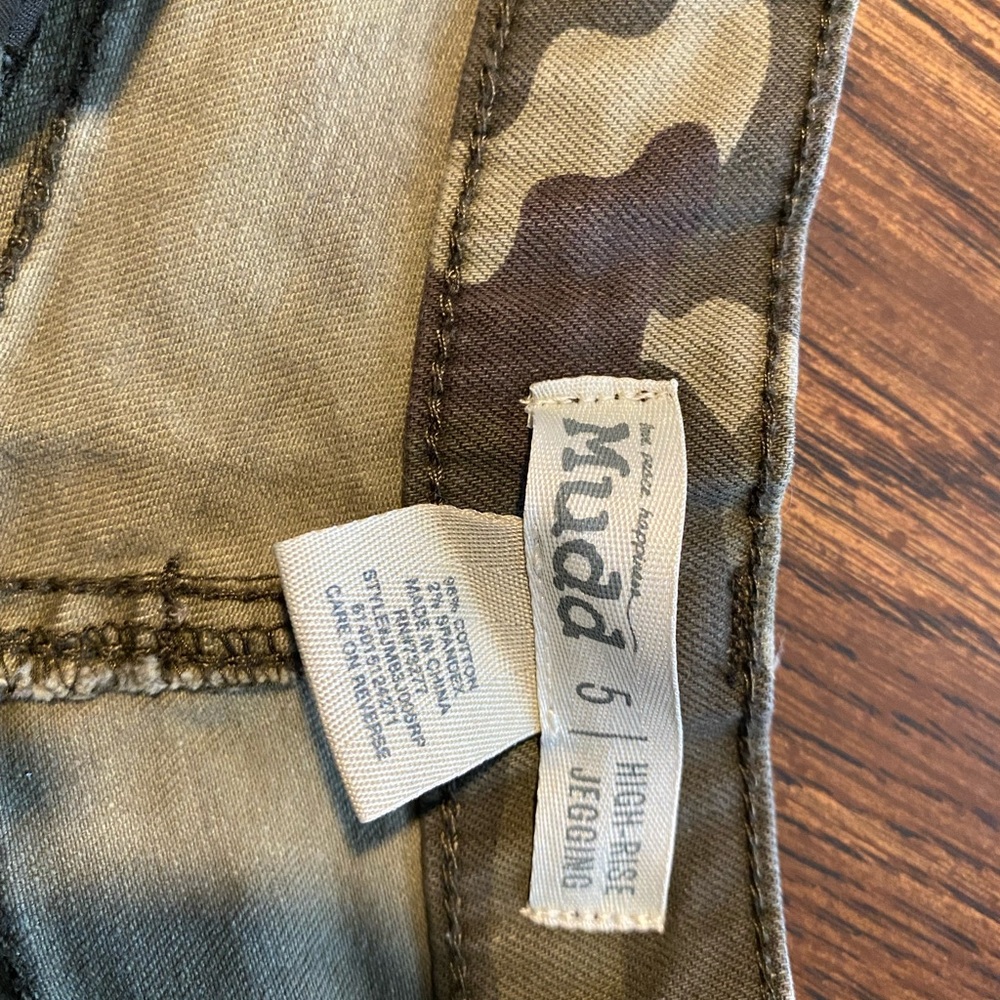 Mudd Camo jeggings size 5